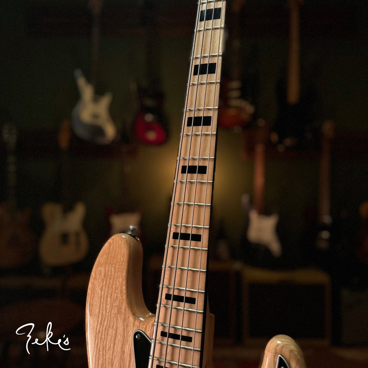 2008 Fender 75’ AV Jazz Bass