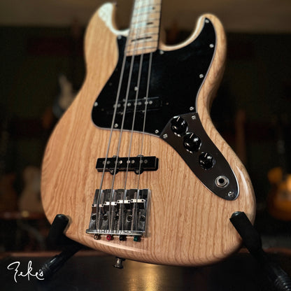 2008 Fender 75’ AV Jazz Bass